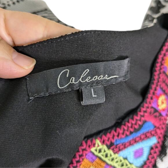 Calessa Geometric Mesh Embroidered Layered Split V Neck Tunic Lightweight Large - Picture 12 of 14